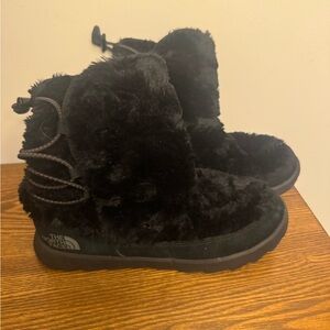 The North Face Mossbud Faux Fur Winter Boots - Black - EUC